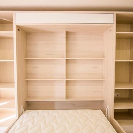Apartamentos Plaza De Santiago - Estudios Turisticos - 1 Llave Pinto Eksteriør bilde