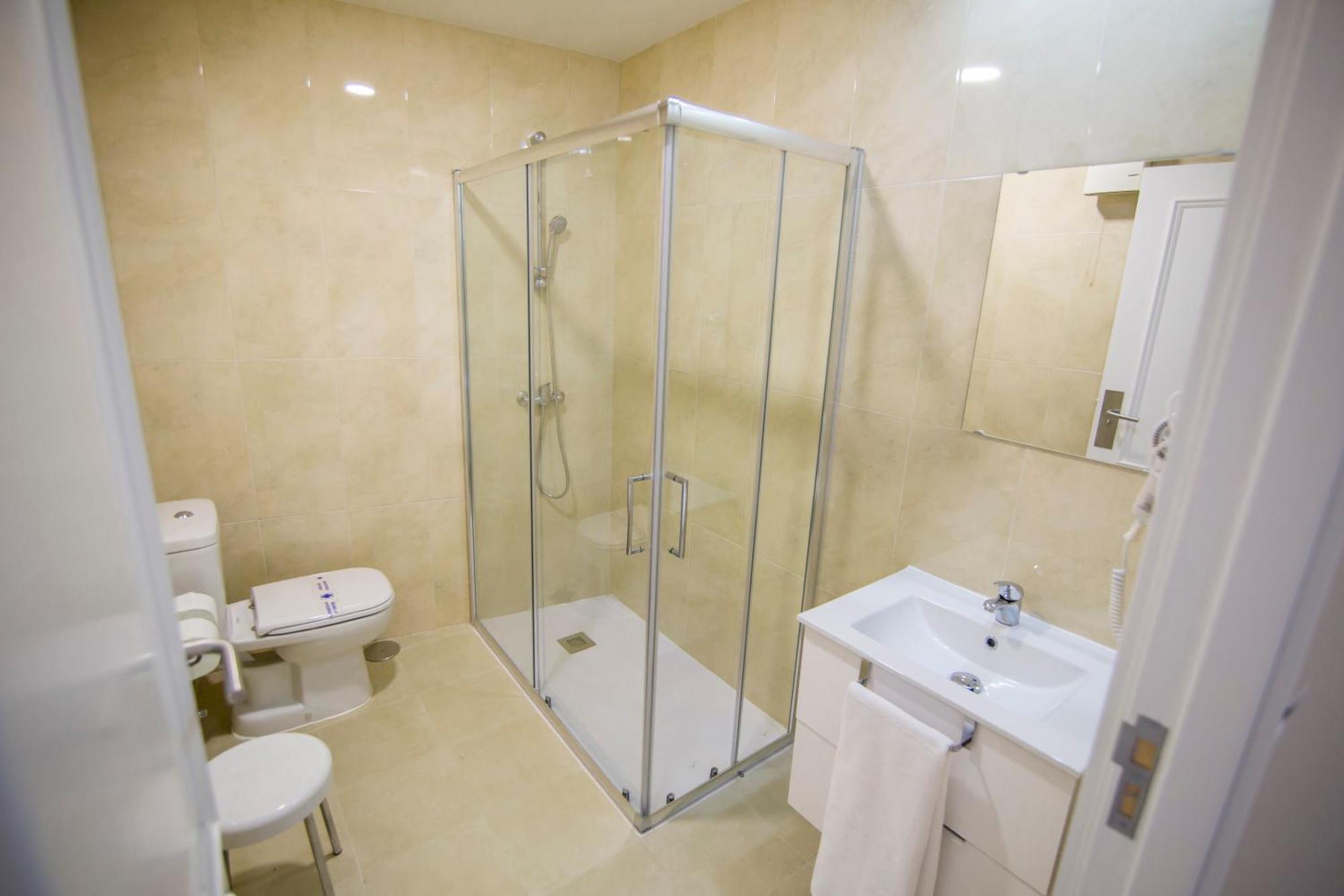 Apartamentos Plaza De Santiago - Estudios Turisticos - 1 Llave Pinto Eksteriør bilde