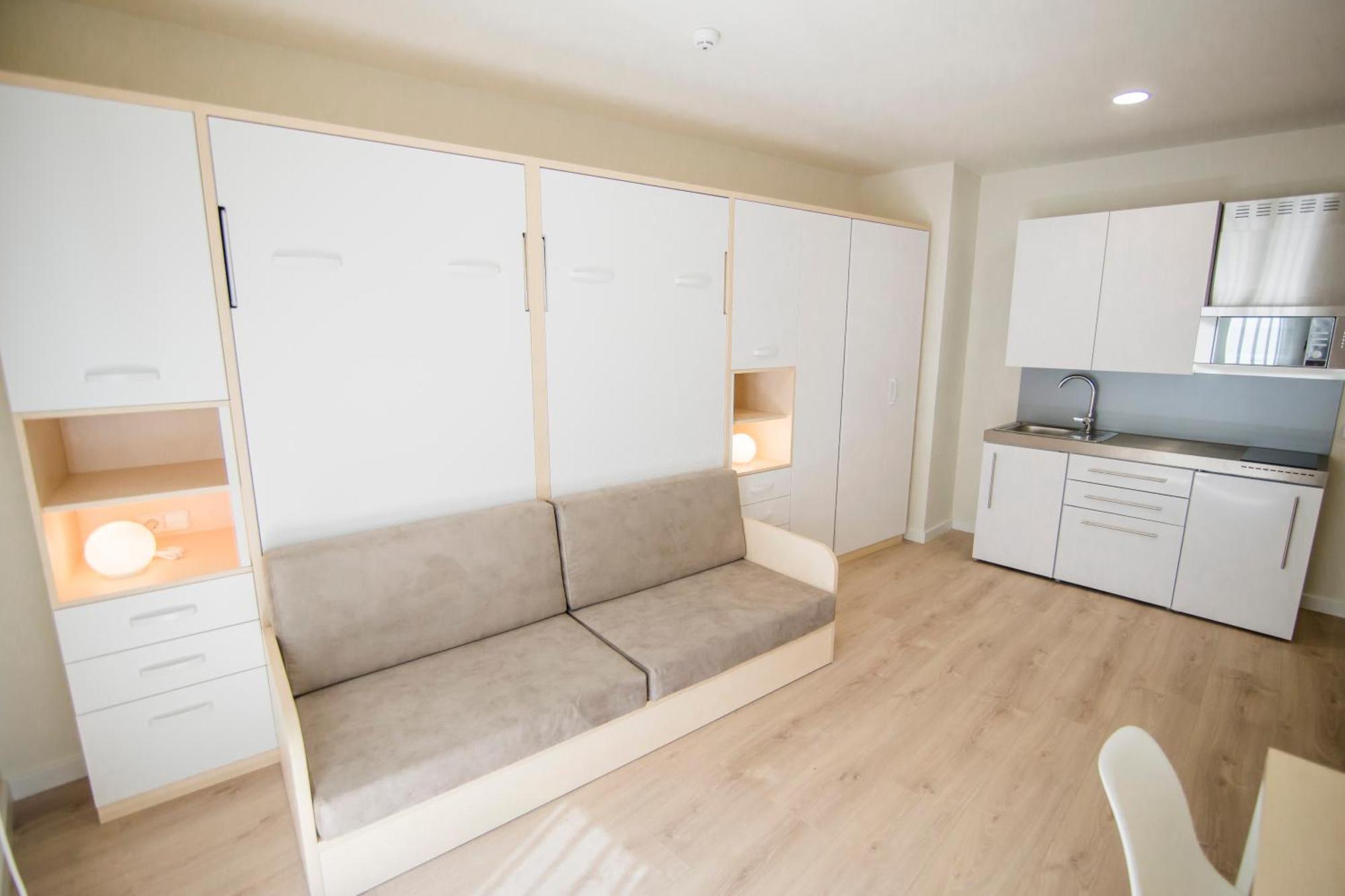 Apartamentos Plaza De Santiago - Estudios Turisticos - 1 Llave Pinto Eksteriør bilde