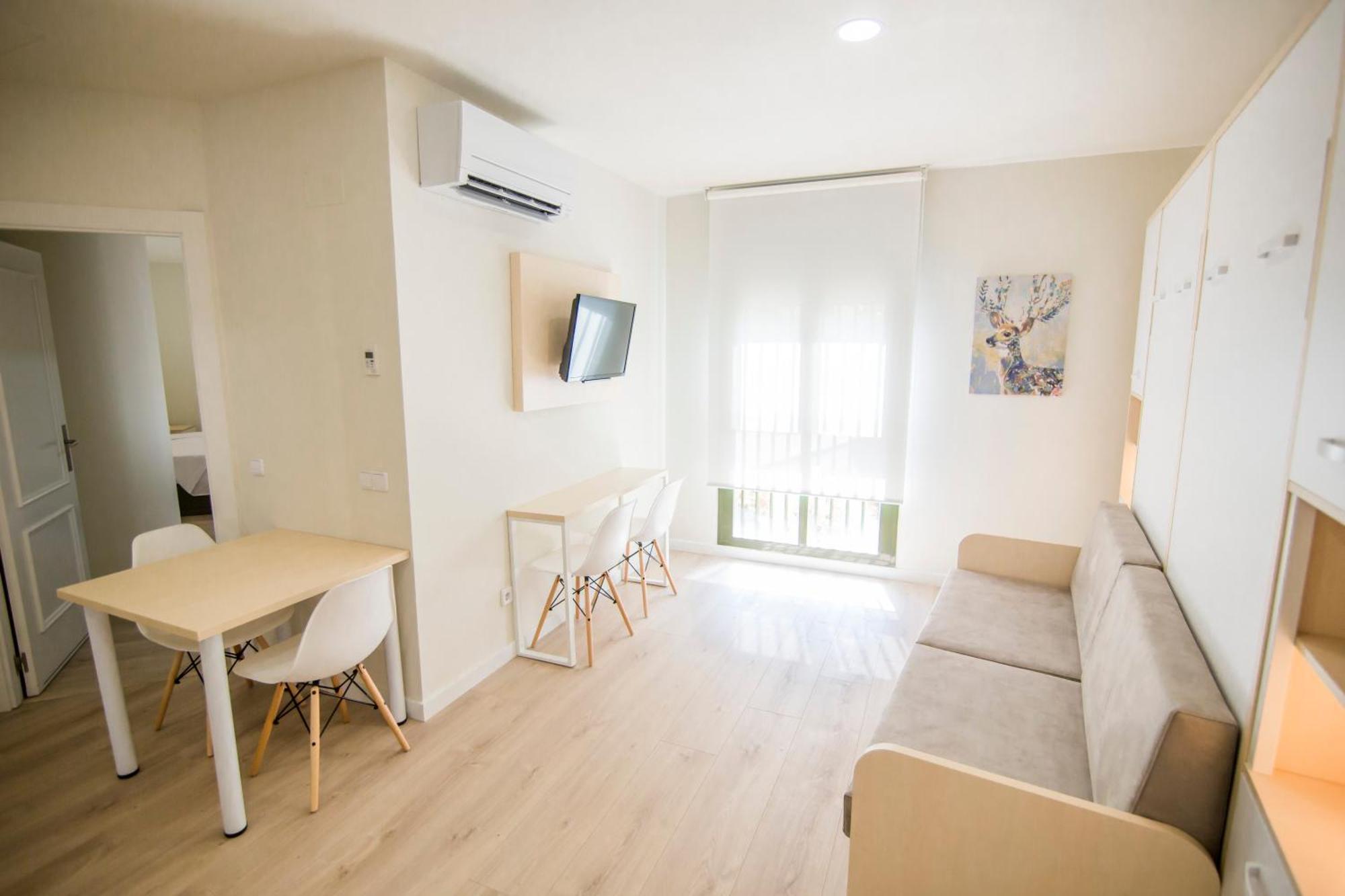 Apartamentos Plaza De Santiago - Estudios Turisticos - 1 Llave Pinto Eksteriør bilde