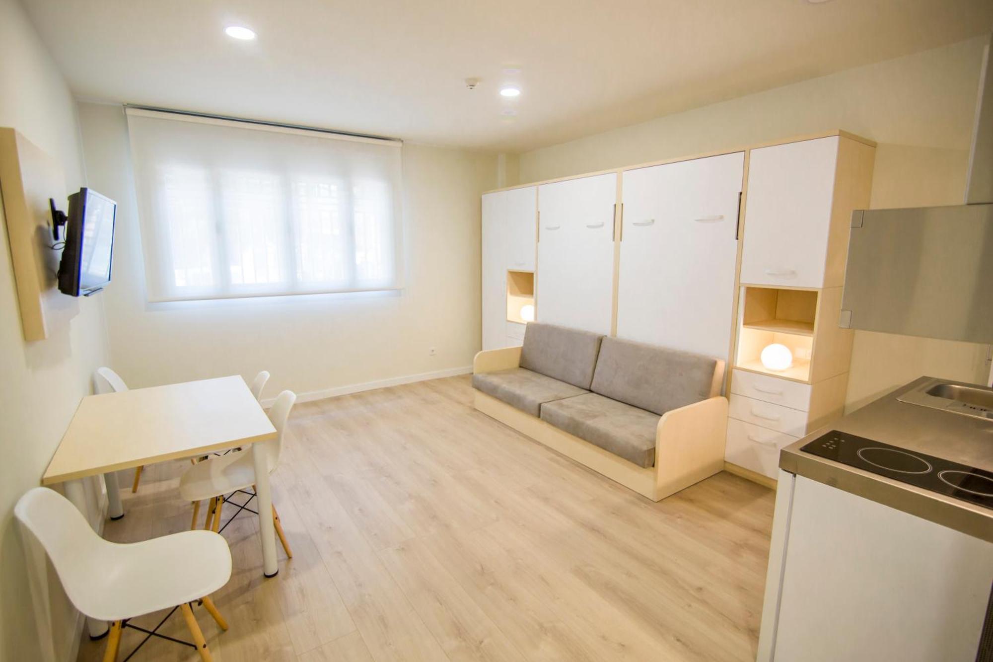 Apartamentos Plaza De Santiago - Estudios Turisticos - 1 Llave Pinto Eksteriør bilde