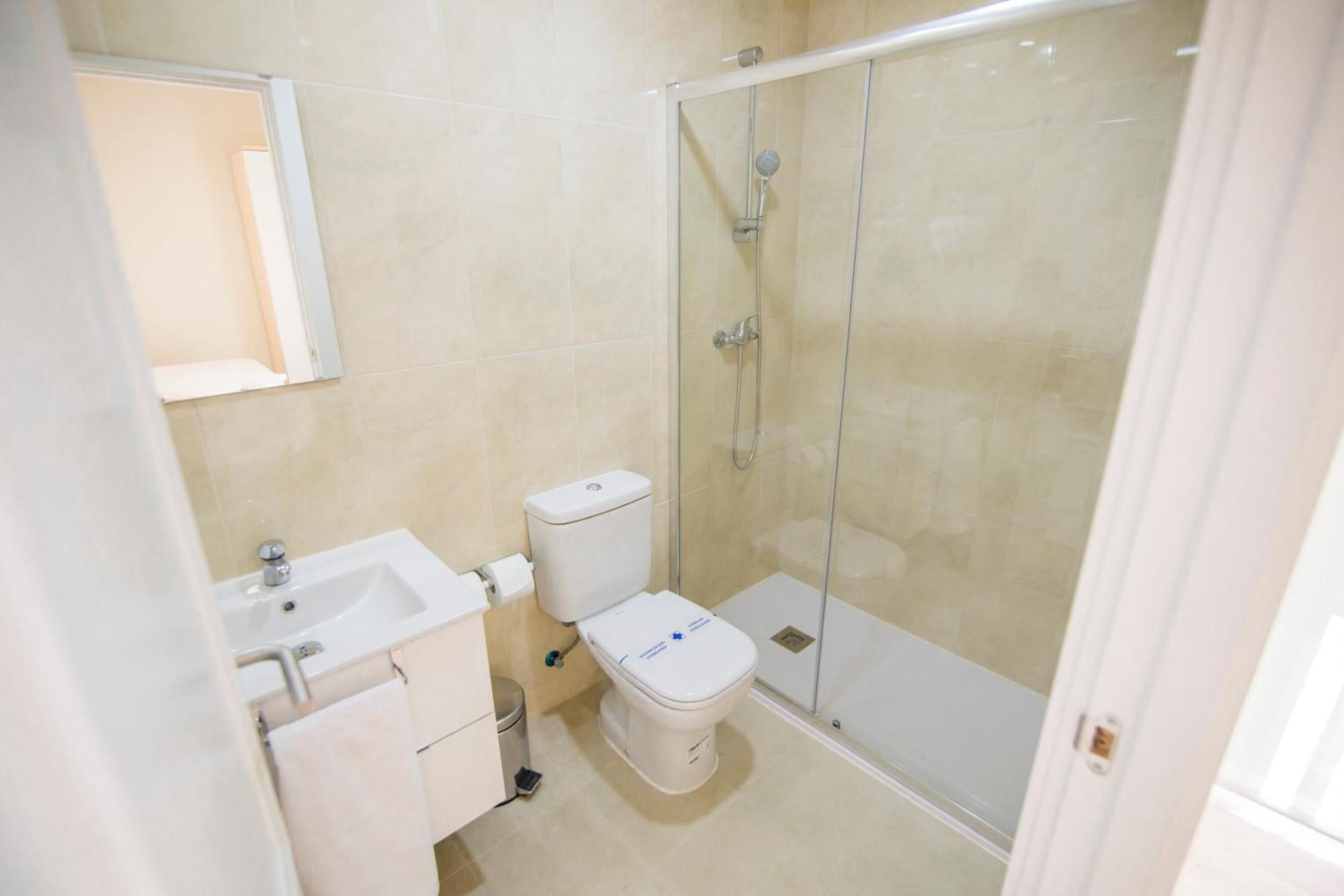 Apartamentos Plaza De Santiago - Estudios Turisticos - 1 Llave Pinto Eksteriør bilde