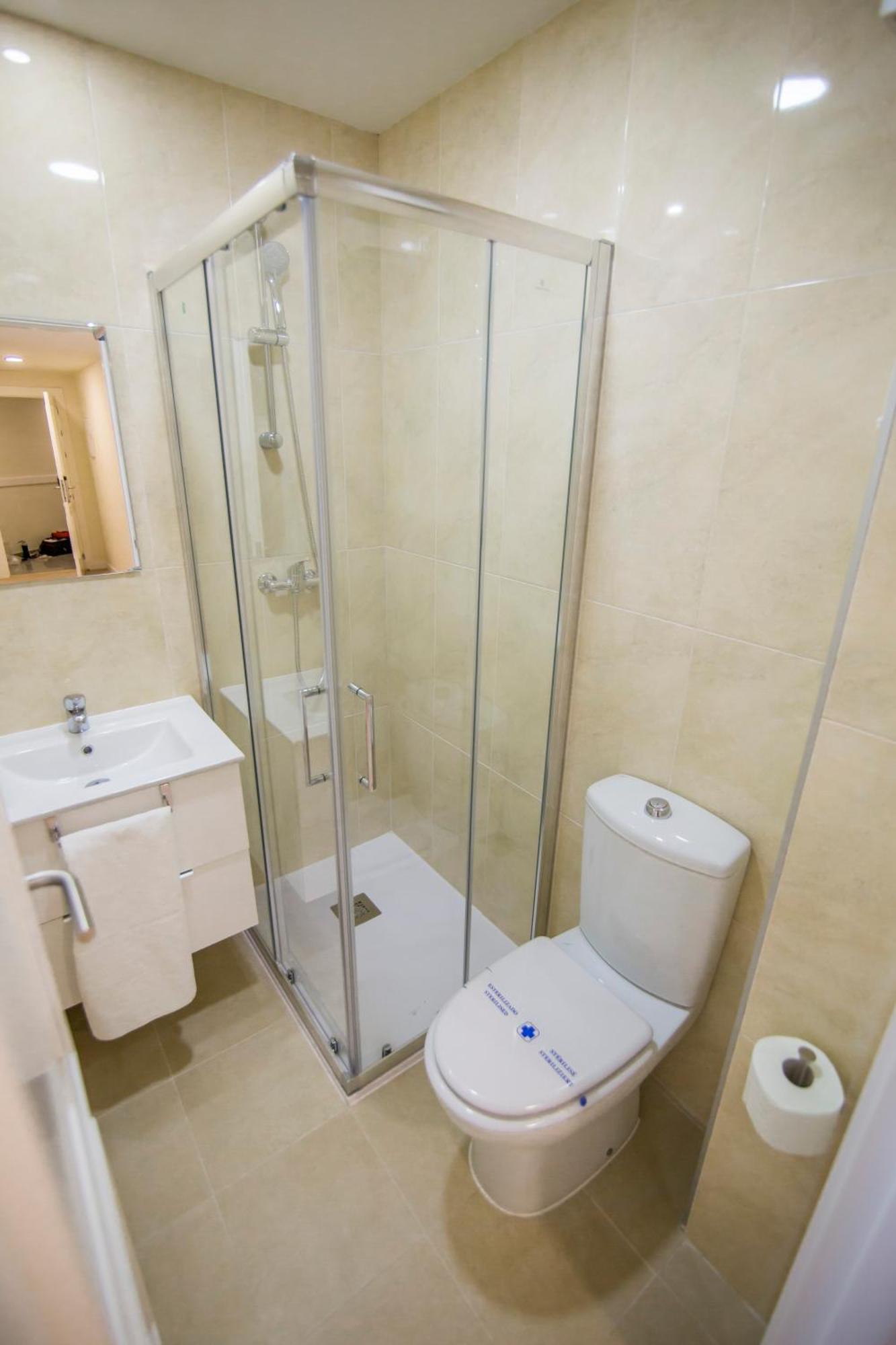 Apartamentos Plaza De Santiago - Estudios Turisticos - 1 Llave Pinto Eksteriør bilde