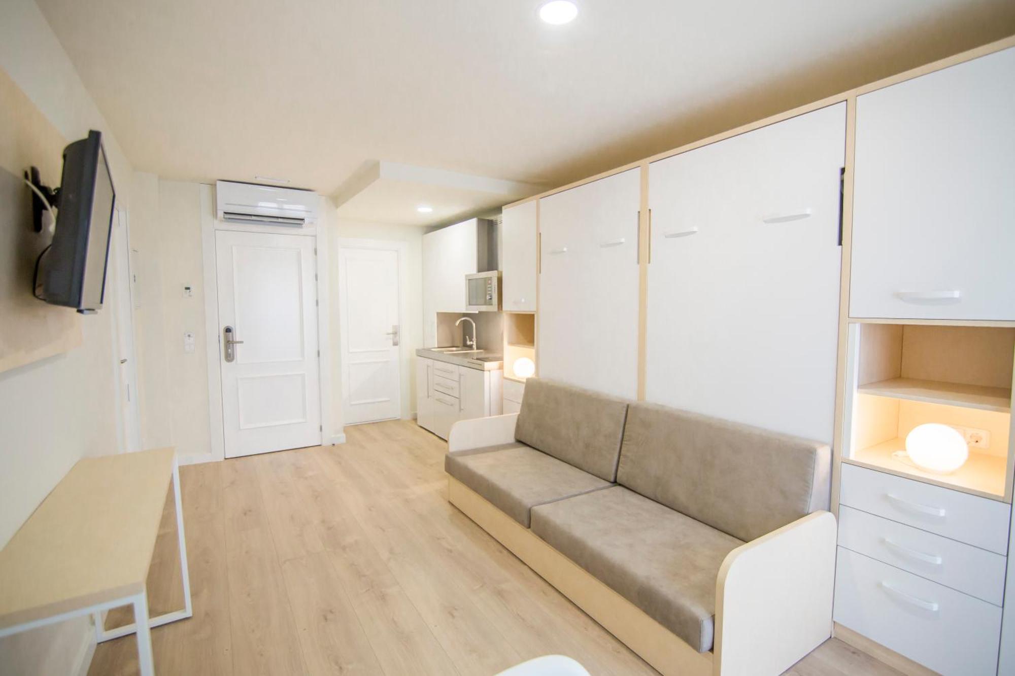Apartamentos Plaza De Santiago - Estudios Turisticos - 1 Llave Pinto Eksteriør bilde
