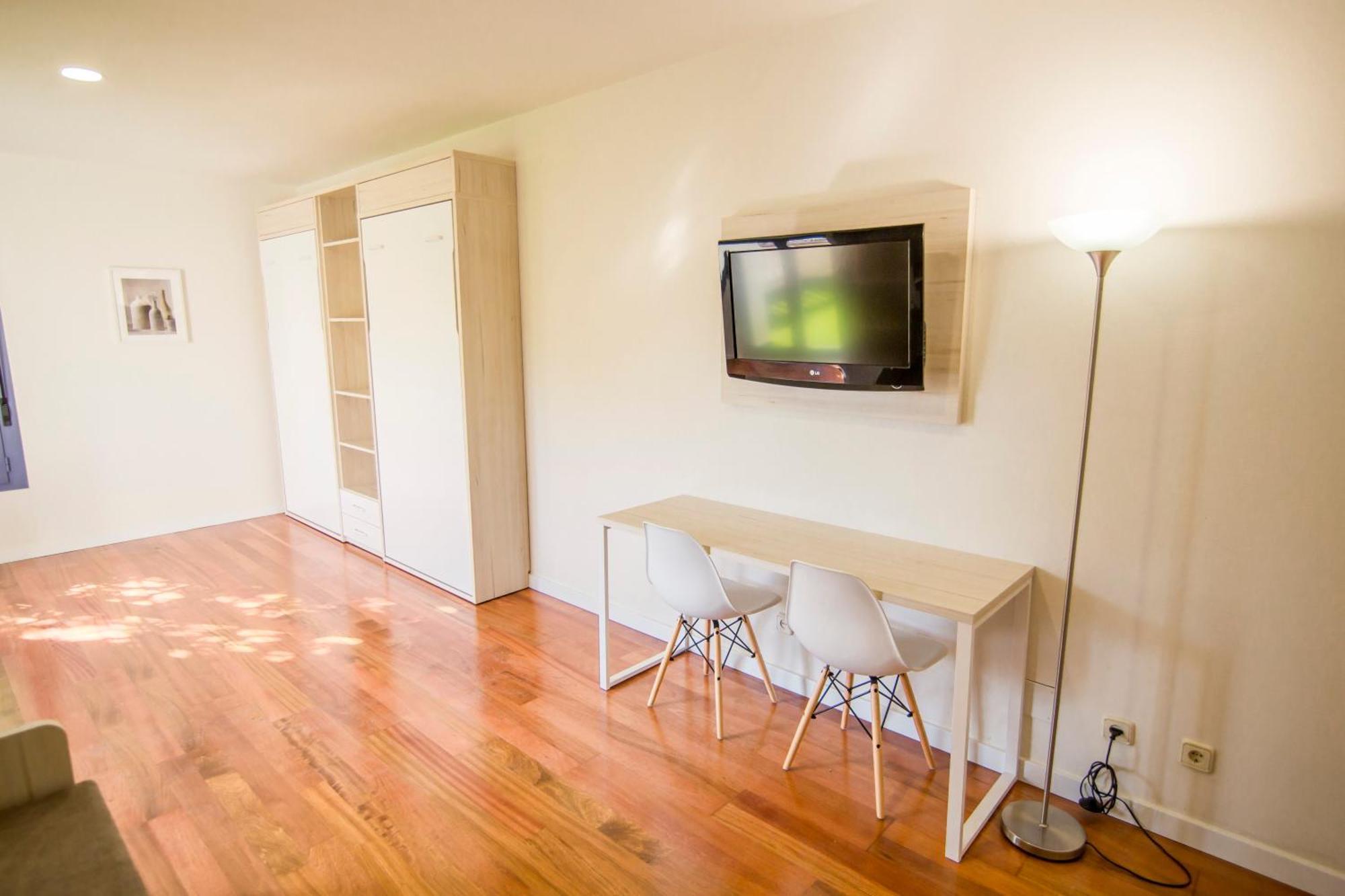 Apartamentos Plaza De Santiago - Estudios Turisticos - 1 Llave Pinto Eksteriør bilde