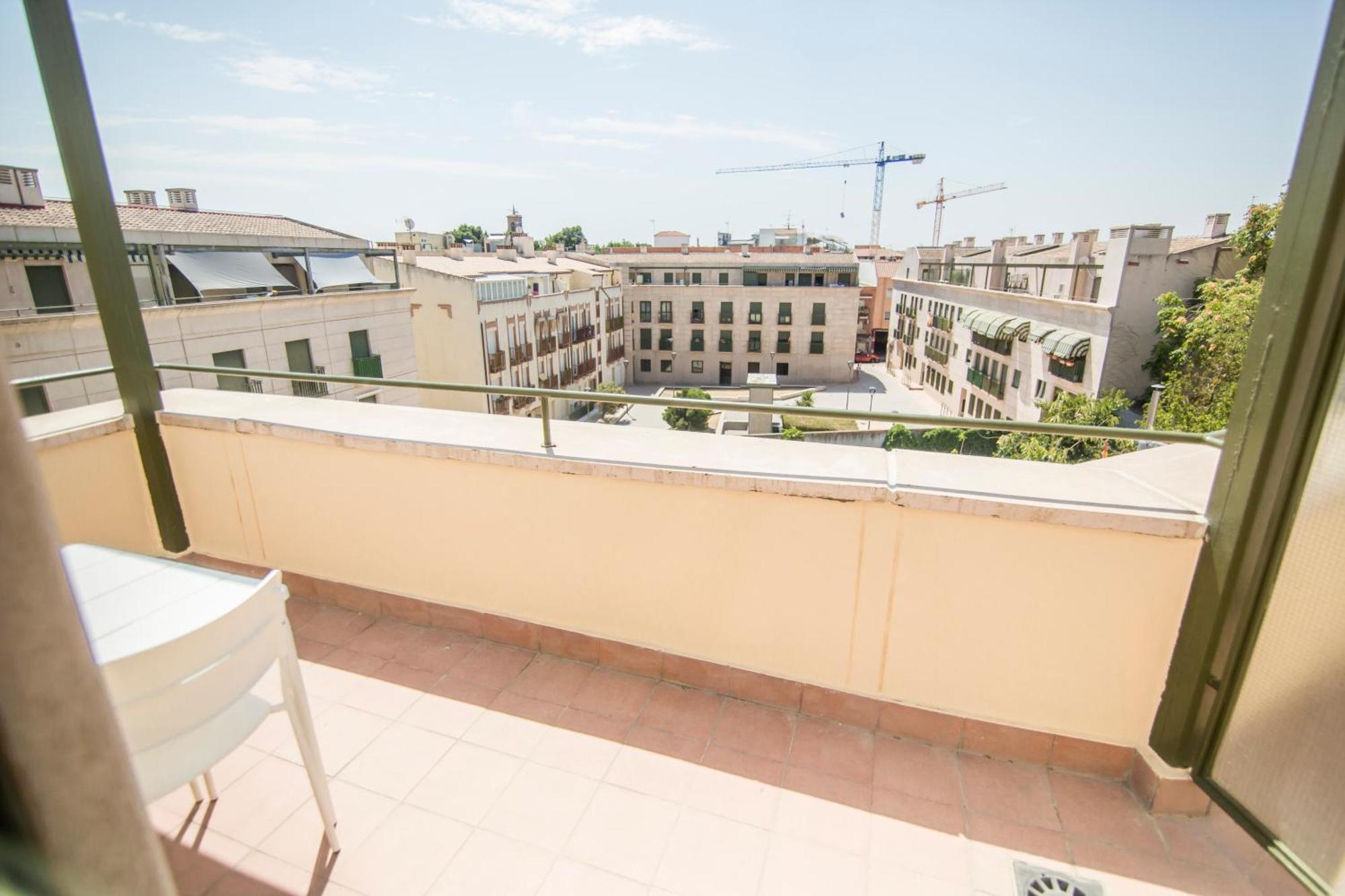 Apartamentos Plaza De Santiago - Estudios Turisticos - 1 Llave Pinto Eksteriør bilde