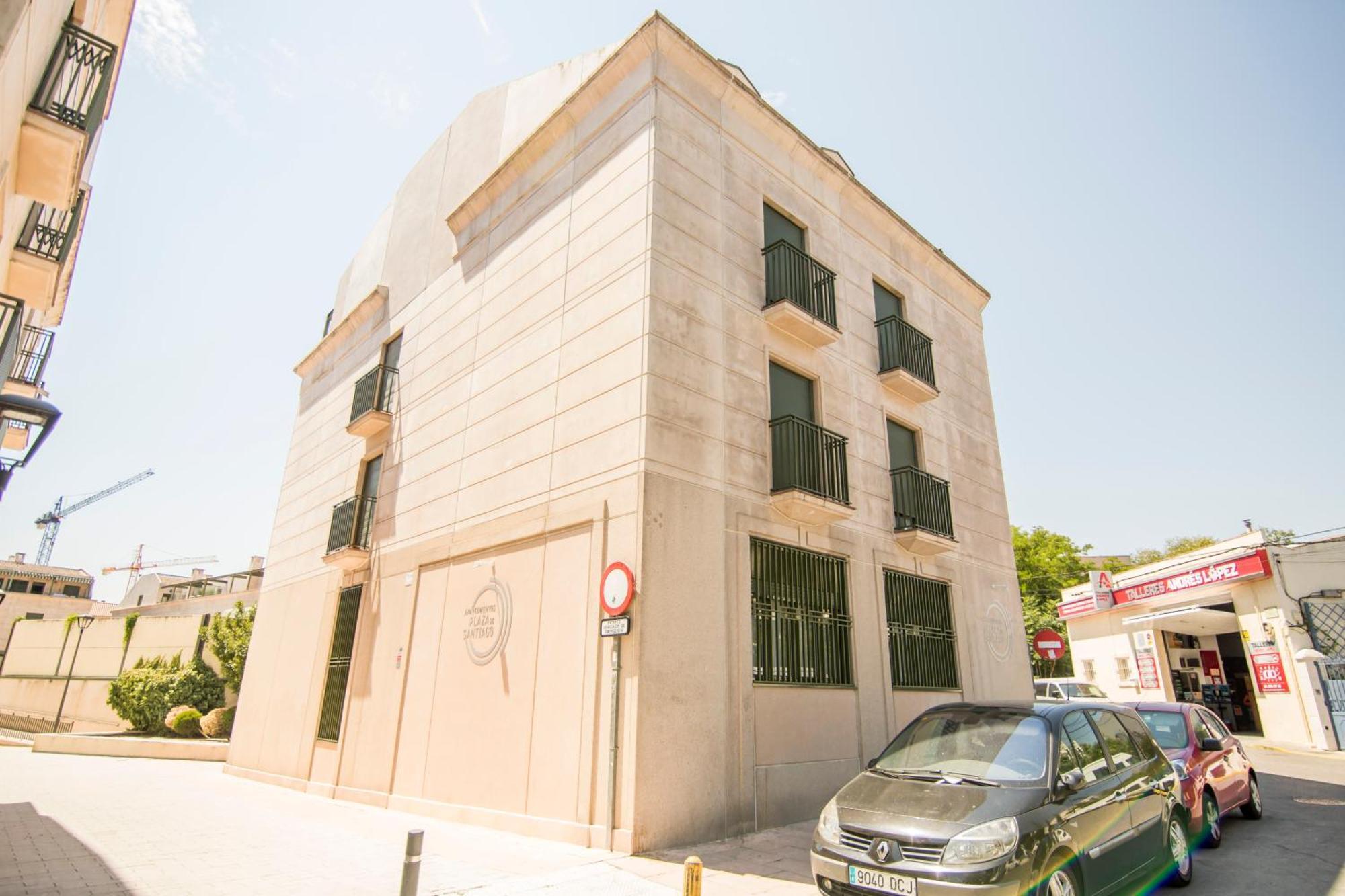 Apartamentos Plaza De Santiago - Estudios Turisticos - 1 Llave Pinto Eksteriør bilde
