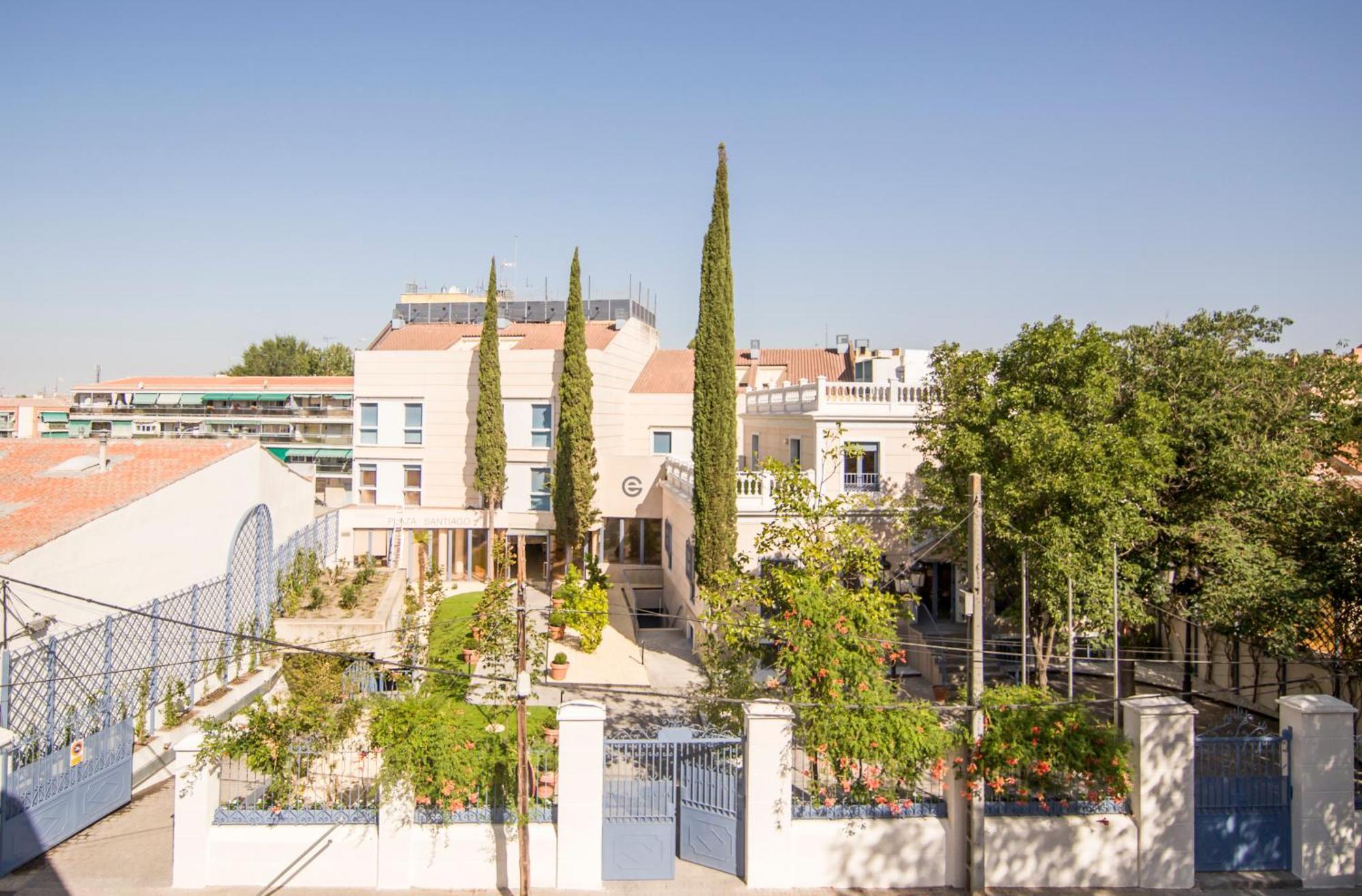 Apartamentos Plaza De Santiago - Estudios Turisticos - 1 Llave Pinto Eksteriør bilde